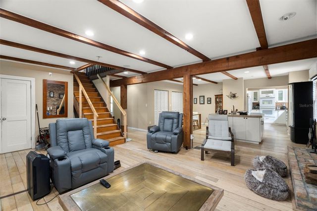 6890 COUNTY ROAD 95, Palm Harbor, FL 34684