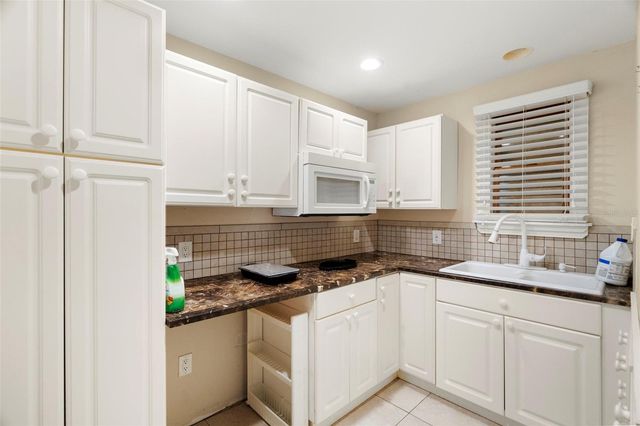 6890 COUNTY ROAD 95, Palm Harbor, FL 34684