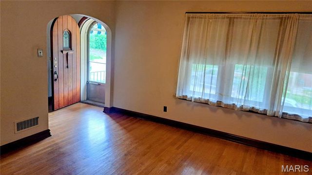 3617 Dunnica Avenue, St Louis, MO 63116