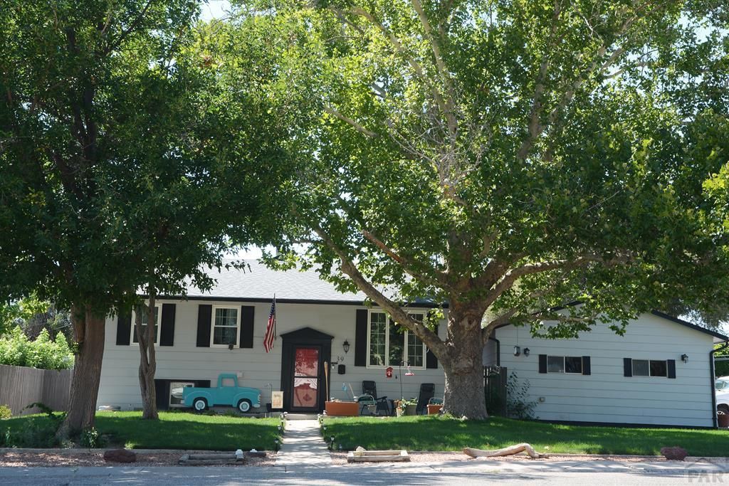 39 MacAlester Rd, Pueblo, CO 81001