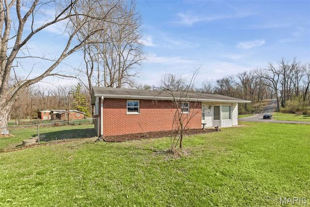 2800 Dutch Hollow Road, Belleville, IL 62223