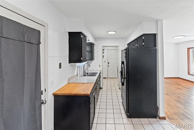 2800 Dutch Hollow Road, Belleville, IL 62223