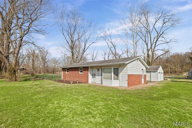 2800 Dutch Hollow Road, Belleville, IL 62223