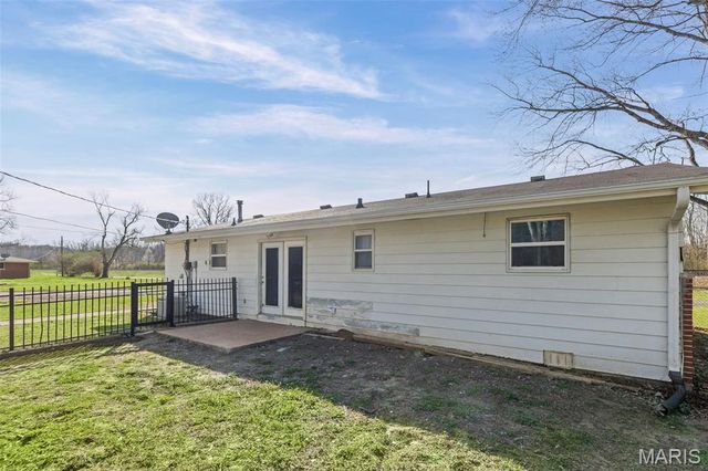 2800 Dutch Hollow Road, Belleville, IL 62223