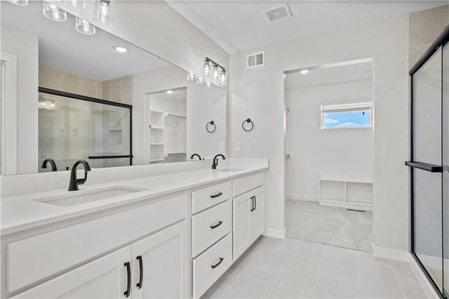 1917 SW Hightown Drive, Lee's Summit, MO 64082