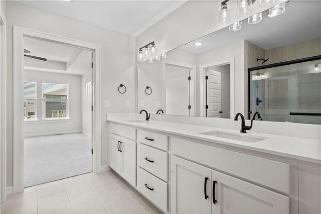 1917 SW Hightown Drive, Lee's Summit, MO 64082