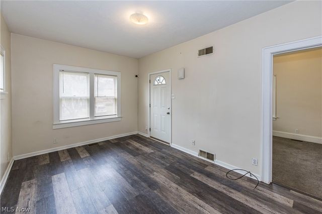 475 Sullivan Avenue, Akron, OH 44305