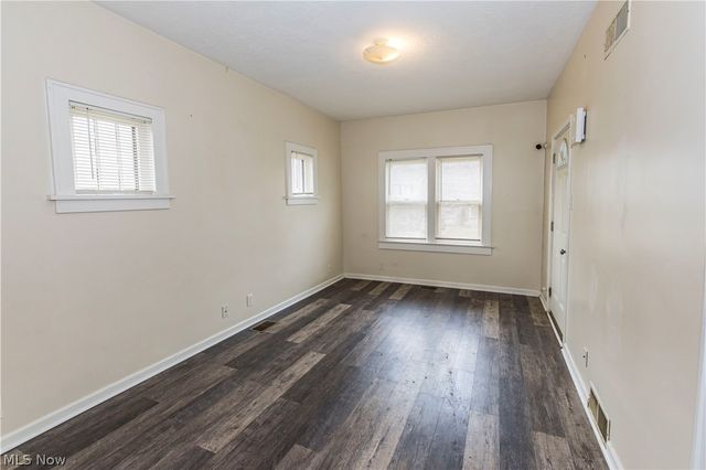 475 Sullivan Avenue, Akron, OH 44305