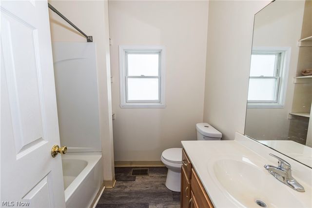 475 Sullivan Avenue, Akron, OH 44305