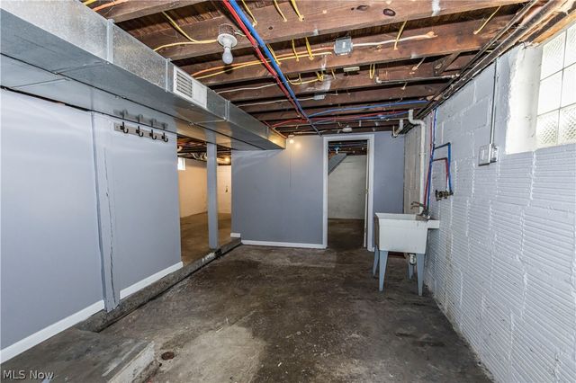 475 Sullivan Avenue, Akron, OH 44305