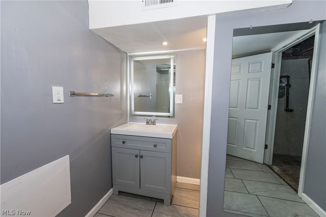 475 Sullivan Avenue, Akron, OH 44305