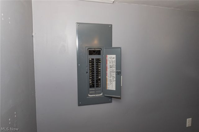 475 Sullivan Avenue, Akron, OH 44305