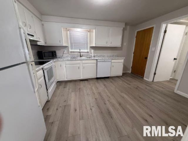 1105 E SAMUEL Avenue, Peoria Heights, IL 61616