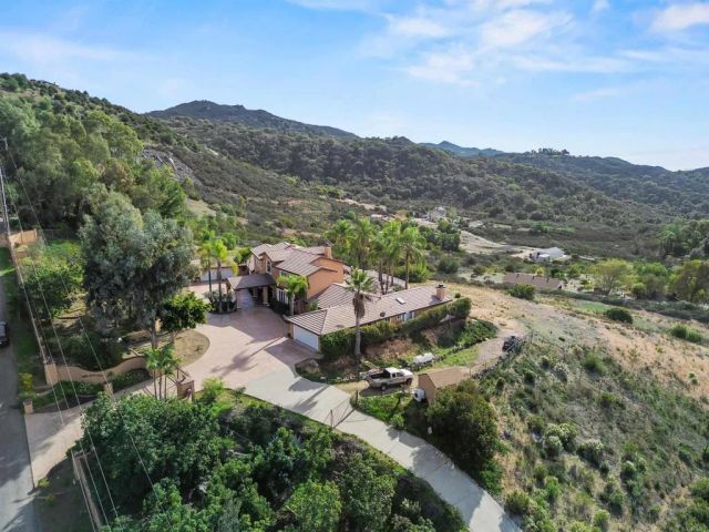 11535 Alps Way, Escondido, CA 92026