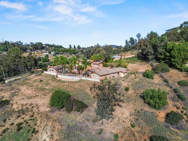 11535 Alps Way, Escondido, CA 92026