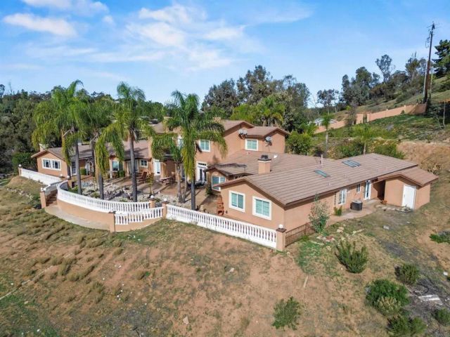 11535 Alps Way, Escondido, CA 92026