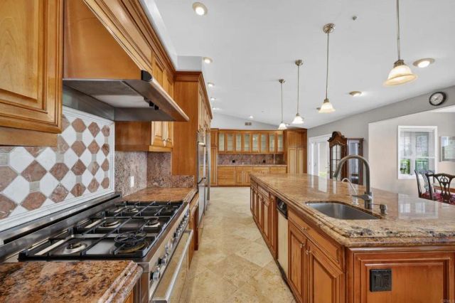 11535 Alps Way, Escondido, CA 92026