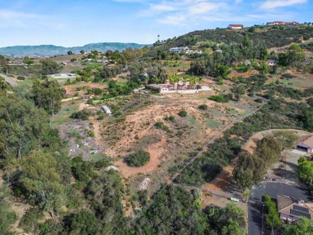 11535 Alps Way, Escondido, CA 92026