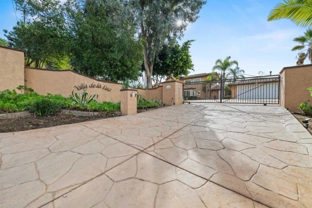 11535 Alps Way, Escondido, CA 92026