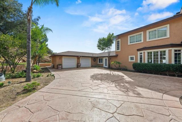 11535 Alps Way, Escondido, CA 92026