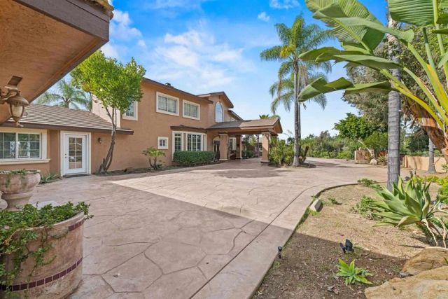 11535 Alps Way, Escondido, CA 92026
