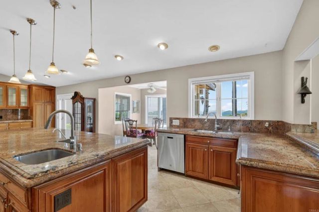 11535 Alps Way, Escondido, CA 92026
