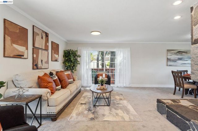 11165 Lochard St, Oakland, CA 94605