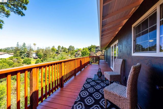 11165 Lochard St, Oakland, CA 94605