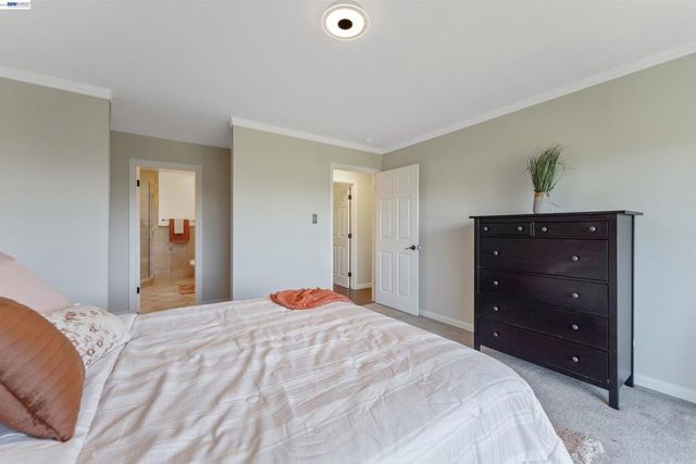 11165 Lochard St, Oakland, CA 94605