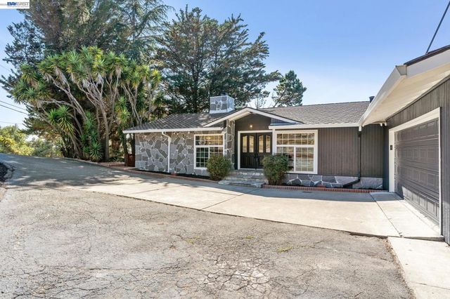 11165 Lochard St, Oakland, CA 94605