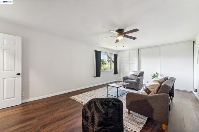 11165 Lochard St, Oakland, CA 94605