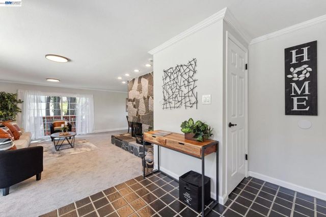 11165 Lochard St, Oakland, CA 94605