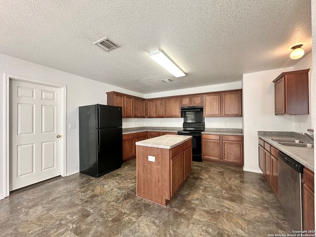 2219 Mobeetie Trl, San Antonio, TX 78245