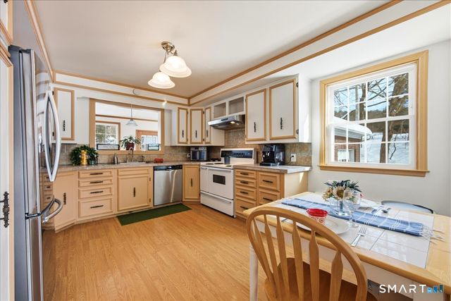 9 Schwartz Road, Bozrah, CT 06334