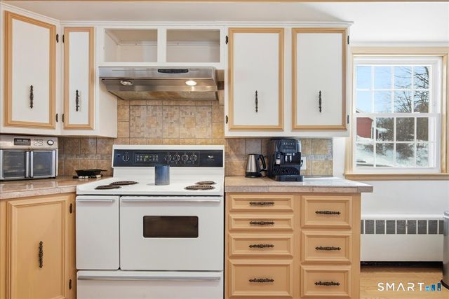 9 Schwartz Road, Bozrah, CT 06334