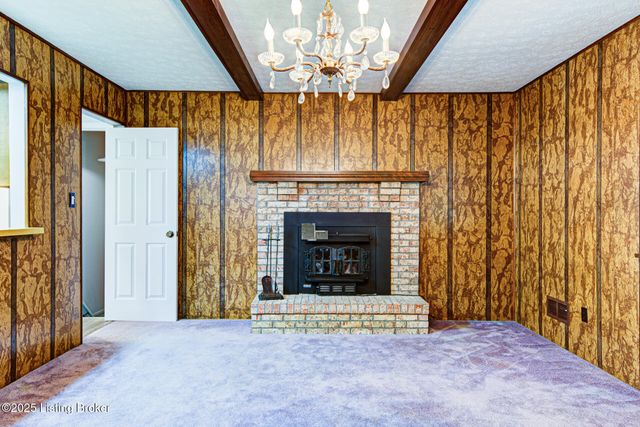 2213 High Pine Dr, Louisville, KY 40214