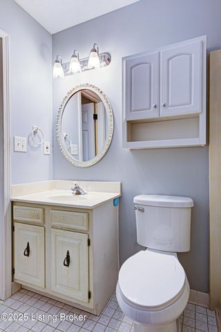 2213 High Pine Dr, Louisville, KY 40214