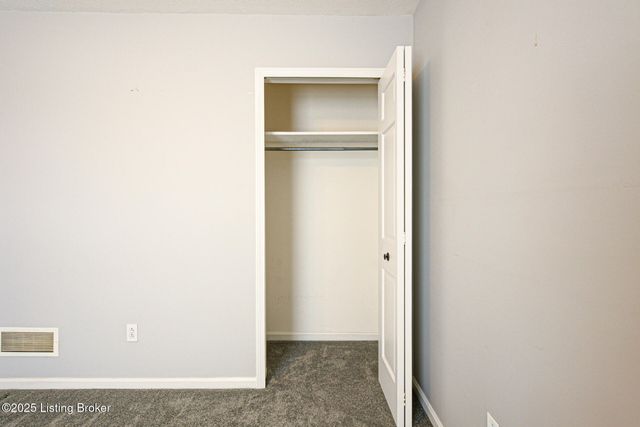 2213 High Pine Dr, Louisville, KY 40214