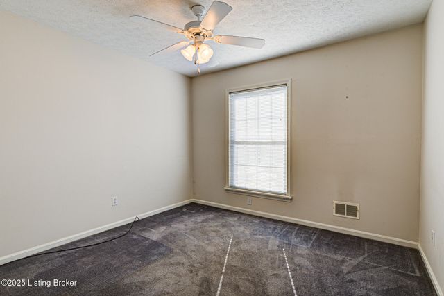 2213 High Pine Dr, Louisville, KY 40214