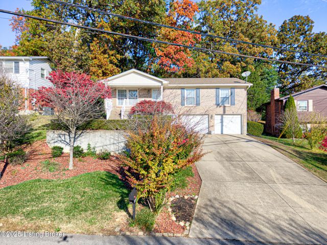 2213 High Pine Dr, Louisville, KY 40214