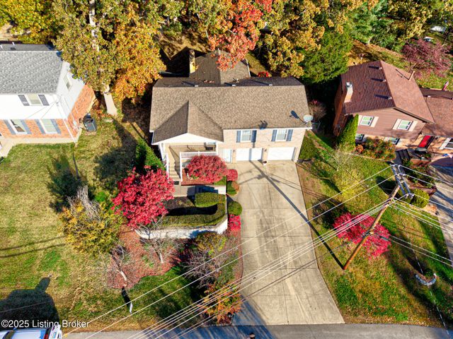 2213 High Pine Dr, Louisville, KY 40214