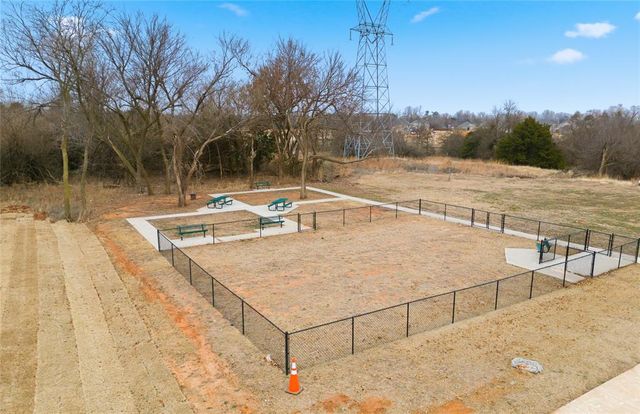 1215 Saddle Drive, Guthrie, OK 73044