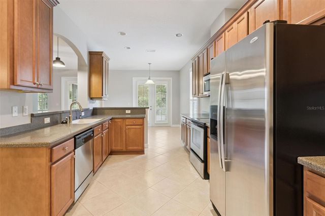 8270 BRIDGEPORT BAY CIRCLE, Mount Dora, FL 32757