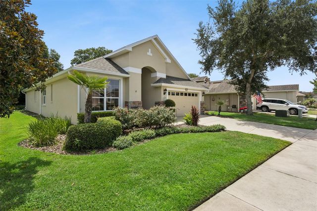 8270 BRIDGEPORT BAY CIRCLE, Mount Dora, FL 32757