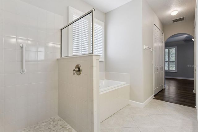 8270 BRIDGEPORT BAY CIRCLE, Mount Dora, FL 32757