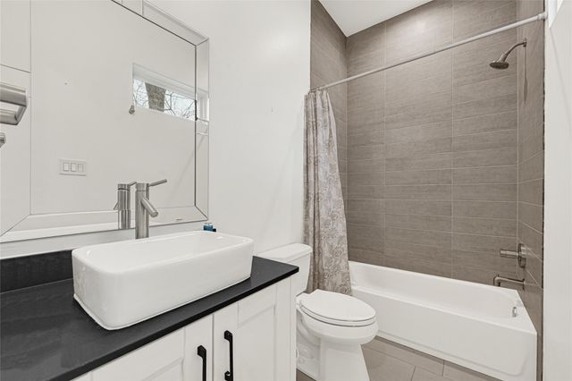 707 W Clay, Houston, TX 77019