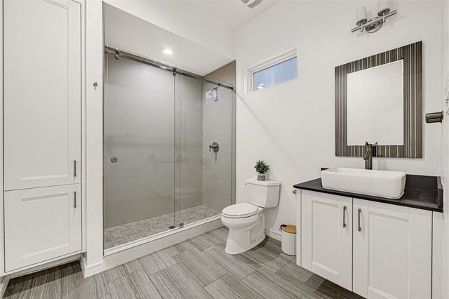 707 W Clay, Houston, TX 77019