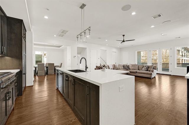 707 W Clay, Houston, TX 77019