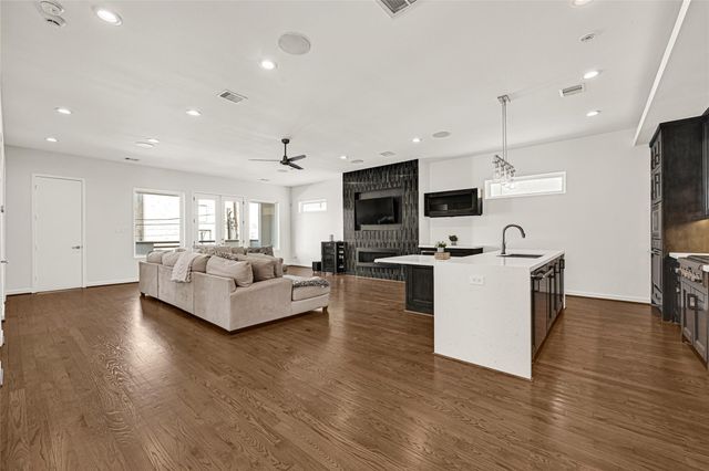 707 W Clay, Houston, TX 77019