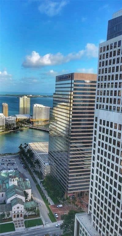 55 SE 6th St 4004, Miami, FL 33131